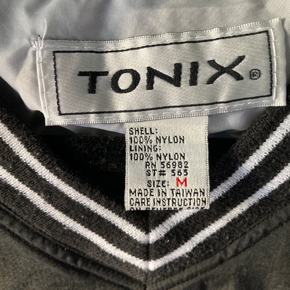 Wind-breaking Pull-Over - Picture 4 of 5